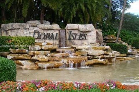 Villa ou maison à louer à Doral, Floride: 2 chambres, 87.89 m2 № 1977493 - photo 17