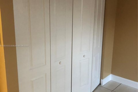 Villa ou maison à louer à Doral, Floride: 2 chambres, 87.89 m2 № 1977493 - photo 13