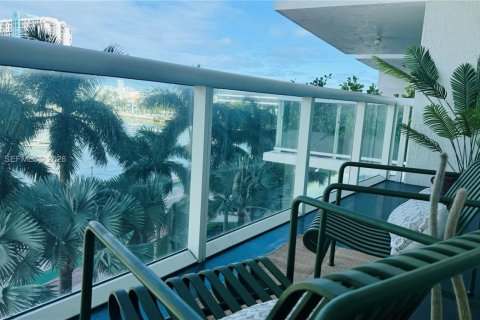 Condominio en venta en Miami Beach, Florida, 2 dormitorios, 137.22 m2 № 2029932 - foto 16