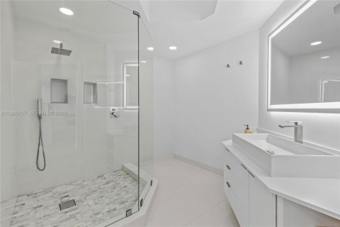 Condominio en venta en Miami Beach, Florida, 2 dormitorios, 137.22 m2 № 2029932 - foto 11