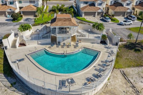 Touwnhouse à vendre à Kenneth City, Floride: 3 chambres, 151.43 m2 № 2129759 - photo 4