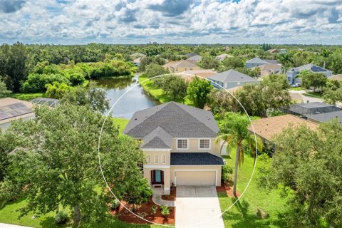 House in Ellenton, Florida 4 bedrooms, 270.25 sq.m. № 1879100 - photo 1