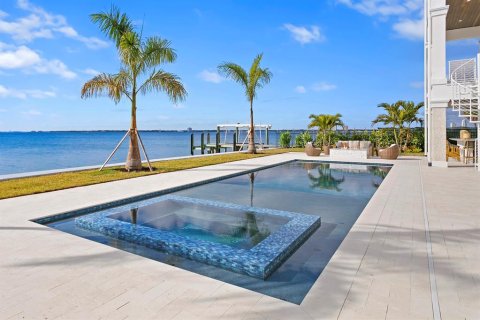 House in Tampa, Florida 6 bedrooms, 877.18 sq.m. № 957235 - photo 6