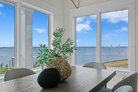 House in Tampa, Florida 6 bedrooms, 877.18 sq.m. № 957235 - photo 24