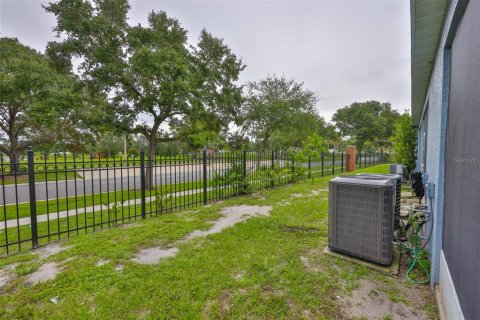 Townhouse in Gibsonton, Florida 2 bedrooms, 126.35 sq.m. № 1913907 - photo 30