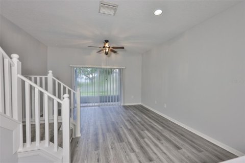 Townhouse in Gibsonton, Florida 2 bedrooms, 126.35 sq.m. № 1913907 - photo 8