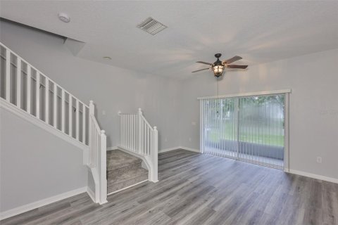 Townhouse in Gibsonton, Florida 2 bedrooms, 126.35 sq.m. № 1913907 - photo 9