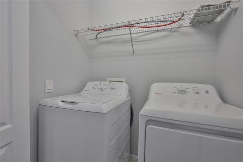 Townhouse in Gibsonton, Florida 2 bedrooms, 126.35 sq.m. № 1913907 - photo 23