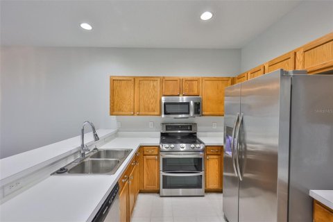 Townhouse in Gibsonton, Florida 2 bedrooms, 126.35 sq.m. № 1913907 - photo 7