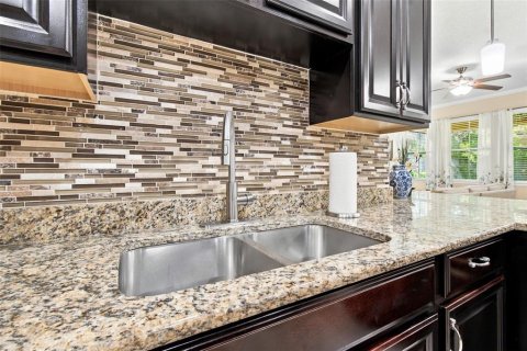 Touwnhouse à vendre à Lutz, Floride: 3 chambres, 201.78 m2 № 2380890 - photo 10