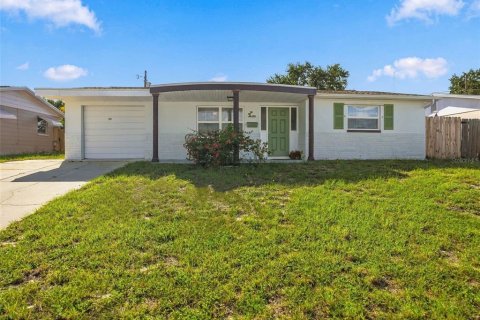Casa en Holiday, Florida 2 dormitorios, 104.24 m2 № 2373737