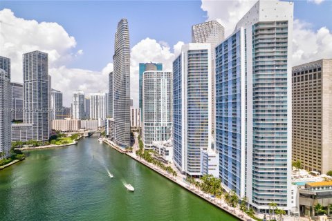 Estudio en el Condominio en Miami, Florida  № 2054376