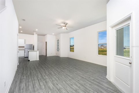 Townhouse in Dundee, Florida 3 bedrooms, 168.8 sq.m. № 1905940 - photo 10