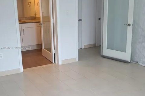 Снять в аренду кондоминиум в Майами-Бич, Флорида 2 спальни, 102.47м2, № 2028159 - фото 7