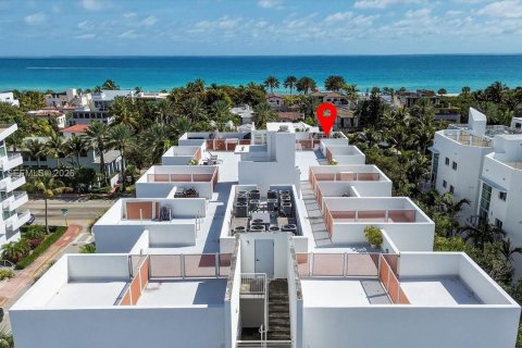 Снять в аренду кондоминиум в Майами-Бич, Флорида 2 спальни, 102.47м2, № 2028159 - фото 25