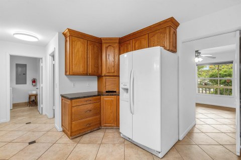 House in Lake Worth, Florida 4 bedrooms, 160.54 sq.m. № 2181031 - photo 18