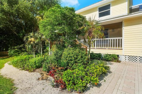 House in Lake Worth, Florida 4 bedrooms, 160.54 sq.m. № 2181031 - photo 6