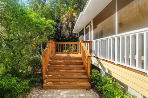 House in Lake Worth, Florida 4 bedrooms, 160.54 sq.m. № 2181031 - photo 9