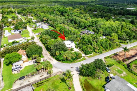 House in Lake Worth, Florida 4 bedrooms, 160.54 sq.m. № 2181031 - photo 3