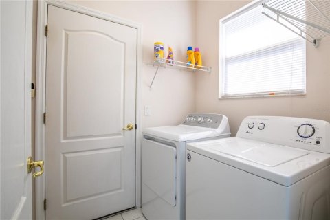 Casa en venta en Clermont, Florida, 2 dormitorios, 188.68 m2 № 2383817 - foto 5