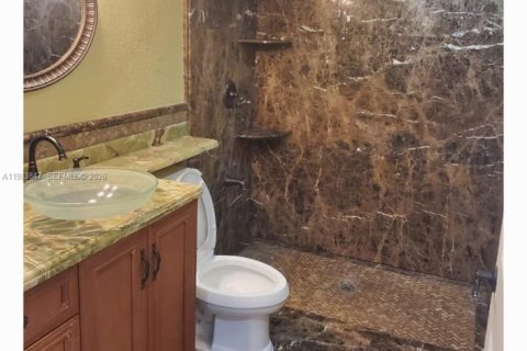 Casa en alquiler en Hialeah, Florida, 2 dormitorios, 125.7 m2 № 2048557 - foto 5