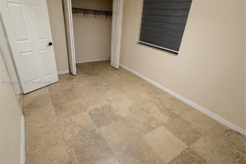 Casa en alquiler en Hialeah, Florida, 2 dormitorios, 125.7 m2 № 2048557 - foto 19