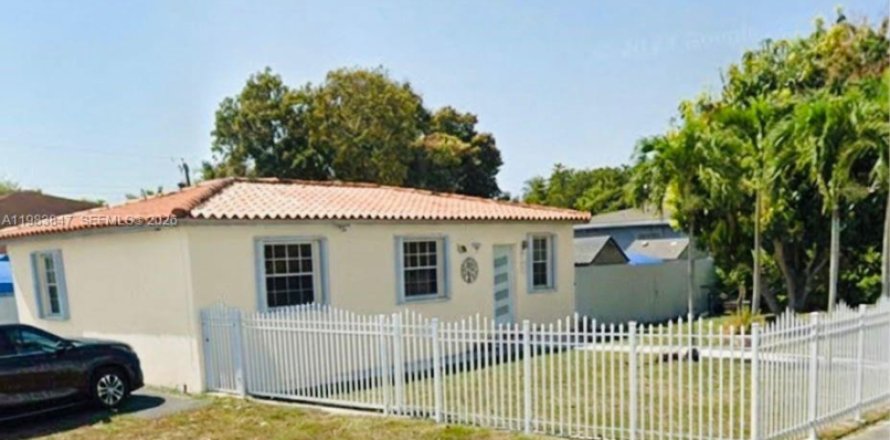 Casa en Hialeah, Florida 2 dormitorios, 125.7 m2 № 2048557