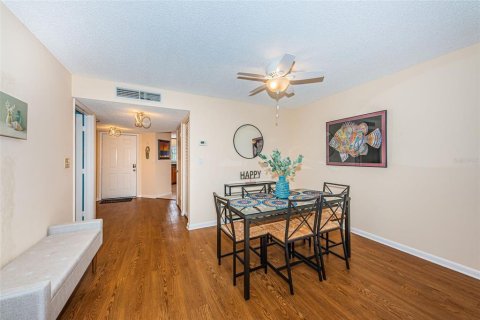 Condominio en venta en Saint Petersburg, Florida, 2 dormitorios, 99.41 m2 № 2142873 - foto 18