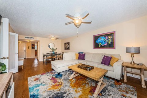 Condominio en venta en Saint Petersburg, Florida, 2 dormitorios, 99.41 m2 № 2142873 - foto 13