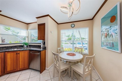 Condominio en venta en Saint Petersburg, Florida, 2 dormitorios, 99.41 m2 № 2142873 - foto 11