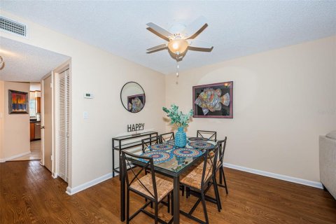 Condominio en venta en Saint Petersburg, Florida, 2 dormitorios, 99.41 m2 № 2142873 - foto 19