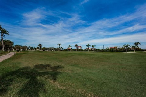 Condominio en venta en Saint Petersburg, Florida, 2 dormitorios, 99.41 m2 № 2142873 - foto 14