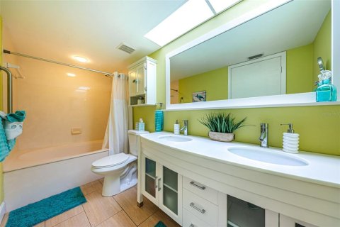 Condominio en venta en Saint Petersburg, Florida, 2 dormitorios, 99.41 m2 № 2142873 - foto 25