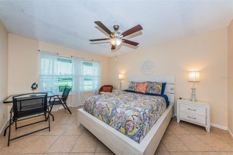 Condominio en venta en Saint Petersburg, Florida, 2 dormitorios, 99.41 m2 № 2142873 - foto 21