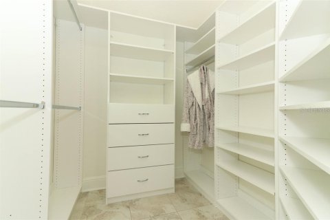 House in Winter Park, Florida 5 bedrooms, 254.09 sq.m. № 2231337 - photo 14
