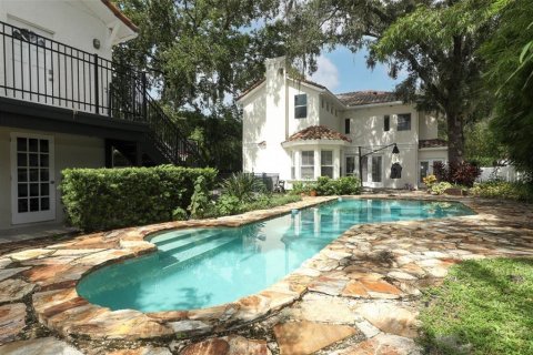 House in Winter Park, Florida 5 bedrooms, 254.09 sq.m. № 2231337 - photo 10