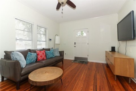 House in Winter Park, Florida 5 bedrooms, 254.09 sq.m. № 2231337 - photo 8