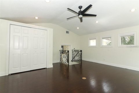 House in Winter Park, Florida 5 bedrooms, 254.09 sq.m. № 2231337 - photo 21