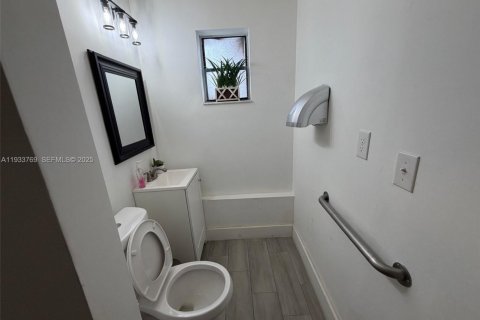 Купить коммерческую недвижимость в Майами, Флорида № 2035188 - фото 10