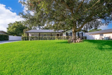 Casa en Maitland, Florida 6 dormitorios, 246.56 m2 № 2230979