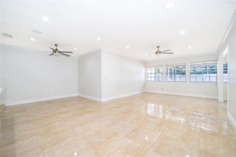 Villa ou maison à vendre à Maitland, Floride: 6 chambres, 246.56 m2 № 2230979 - photo 10