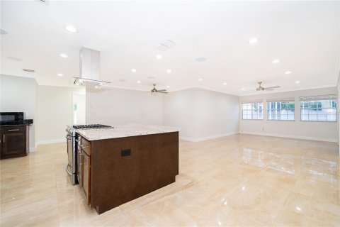 Villa ou maison à vendre à Maitland, Floride: 6 chambres, 246.56 m2 № 2230979 - photo 9