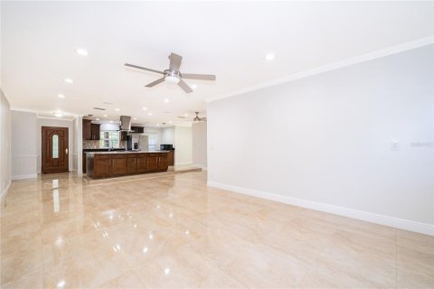 Villa ou maison à vendre à Maitland, Floride: 6 chambres, 246.56 m2 № 2230979 - photo 12