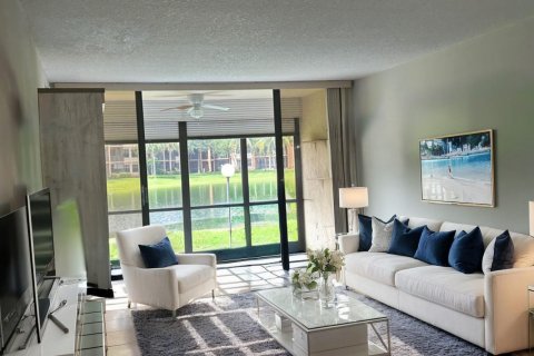 Condominio en Margate, Florida, 2 dormitorios № 2171505