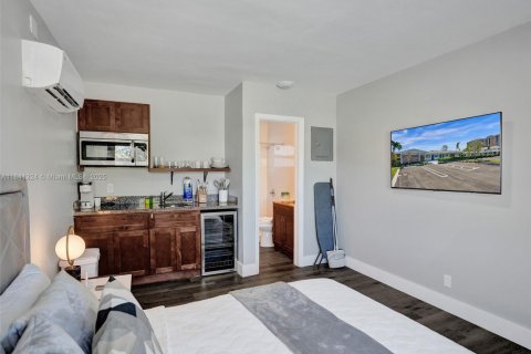 Propiedad comercial en venta en Pompano Beach, Florida № 1832254 - foto 12