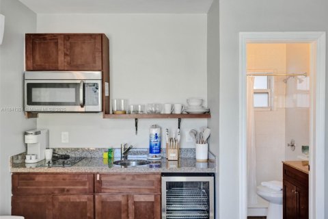 Propiedad comercial en venta en Pompano Beach, Florida № 1832254 - foto 13