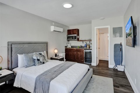 Propiedad comercial en venta en Pompano Beach, Florida № 1832254 - foto 11