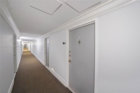 Copropriété à louer à North Miami, Floride: 2 chambres, 89.46 m2 № 2047354 - photo 28