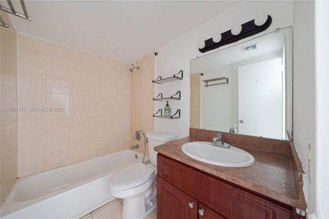 Copropriété à louer à North Miami, Floride: 2 chambres, 89.46 m2 № 2047354 - photo 24