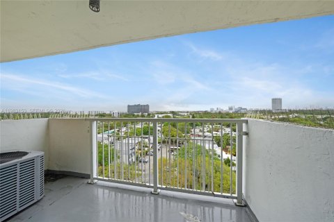 Copropriété à louer à North Miami, Floride: 2 chambres, 89.46 m2 № 2047354 - photo 20